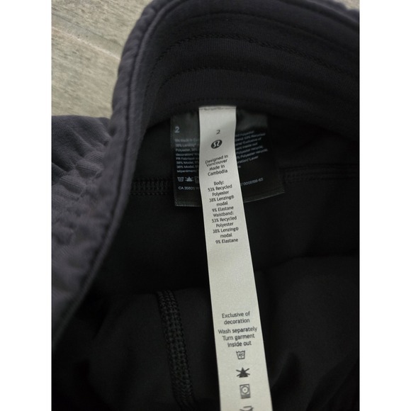 Lululemon Softstreme High Rise Short 4 in Athletic Running Womens Size 2 - Picture 4 of 6